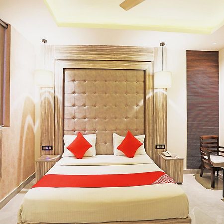 Fabhotel Ronald Inn 파리다바드 외부 사진