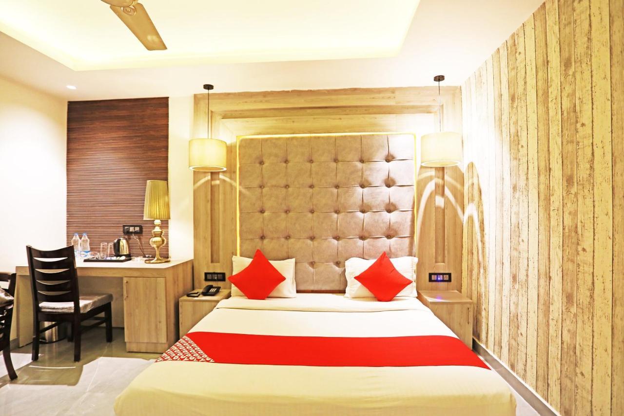 Fabhotel Ronald Inn 파리다바드 외부 사진