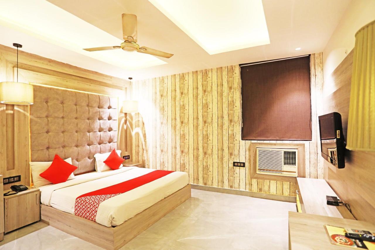 Fabhotel Ronald Inn 파리다바드 외부 사진