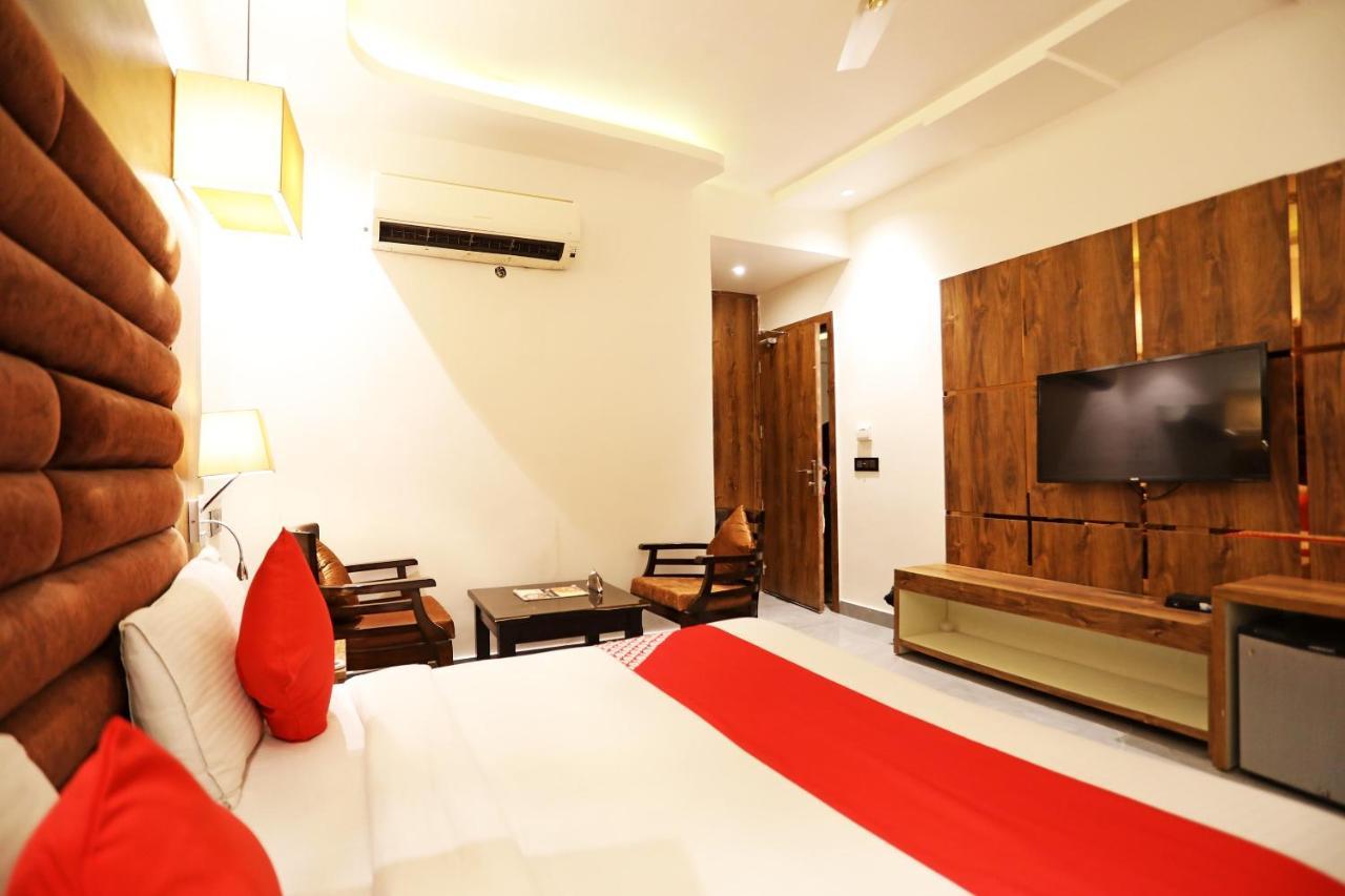 Fabhotel Ronald Inn 파리다바드 외부 사진
