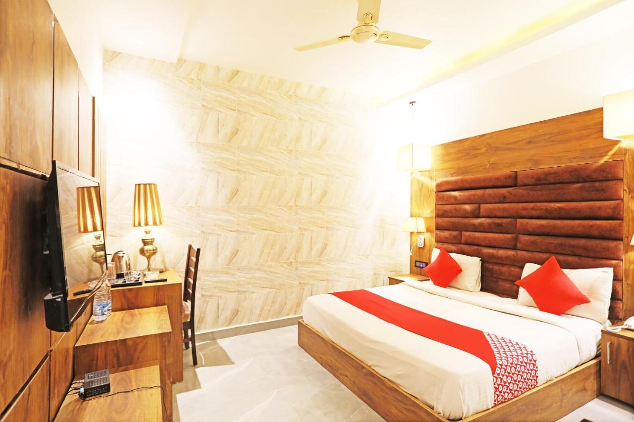 Fabhotel Ronald Inn 파리다바드 외부 사진