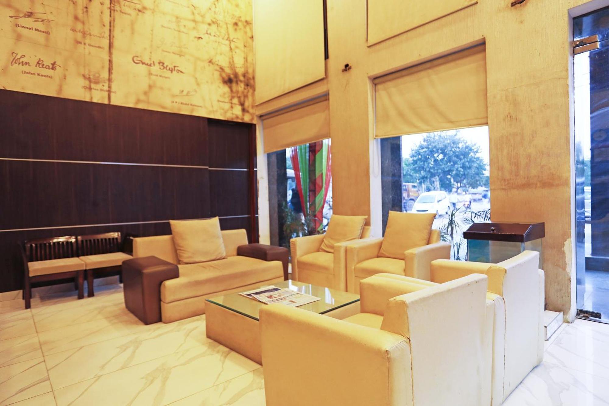 Fabhotel Ronald Inn 파리다바드 외부 사진