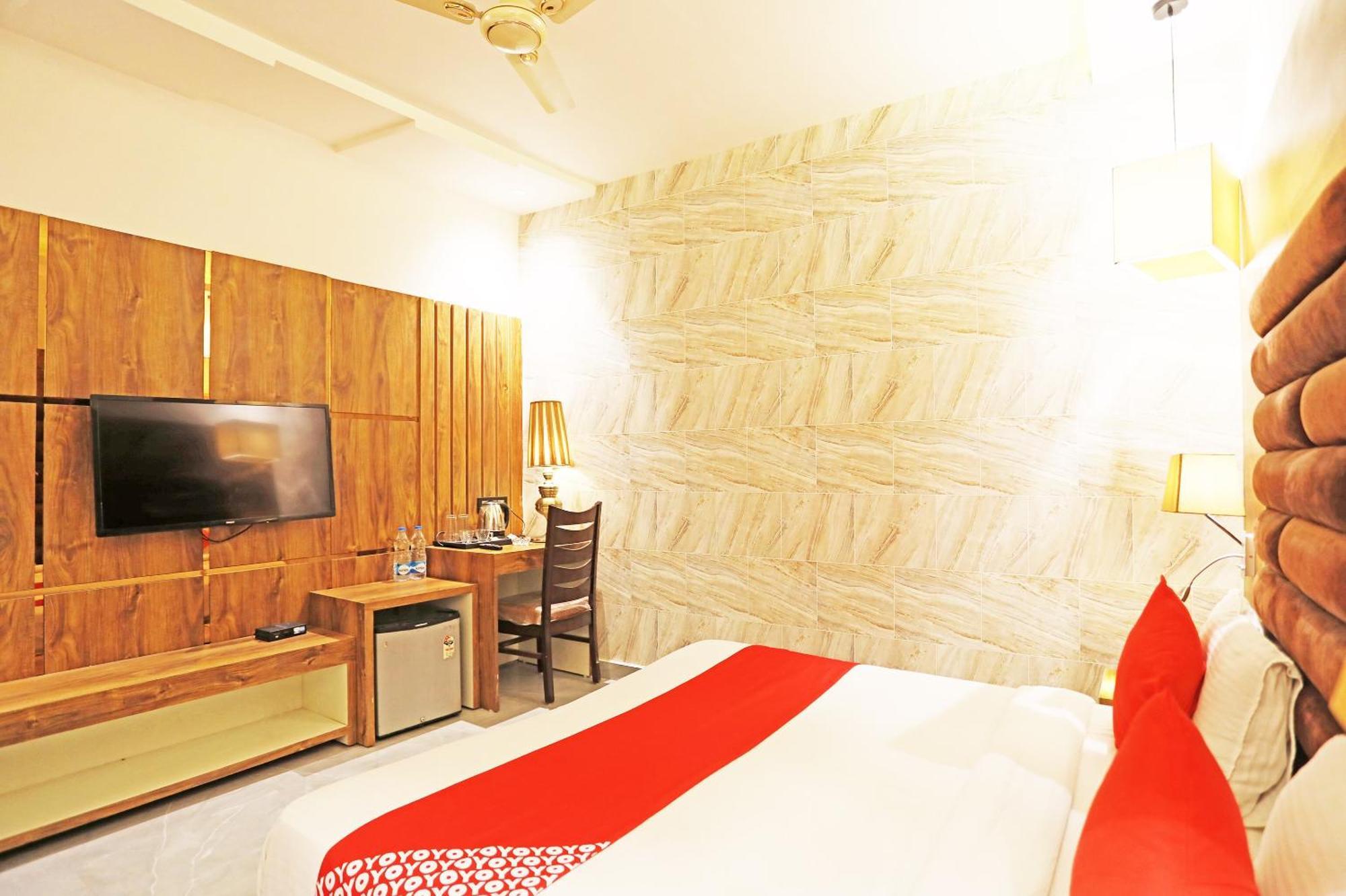 Fabhotel Ronald Inn 파리다바드 외부 사진