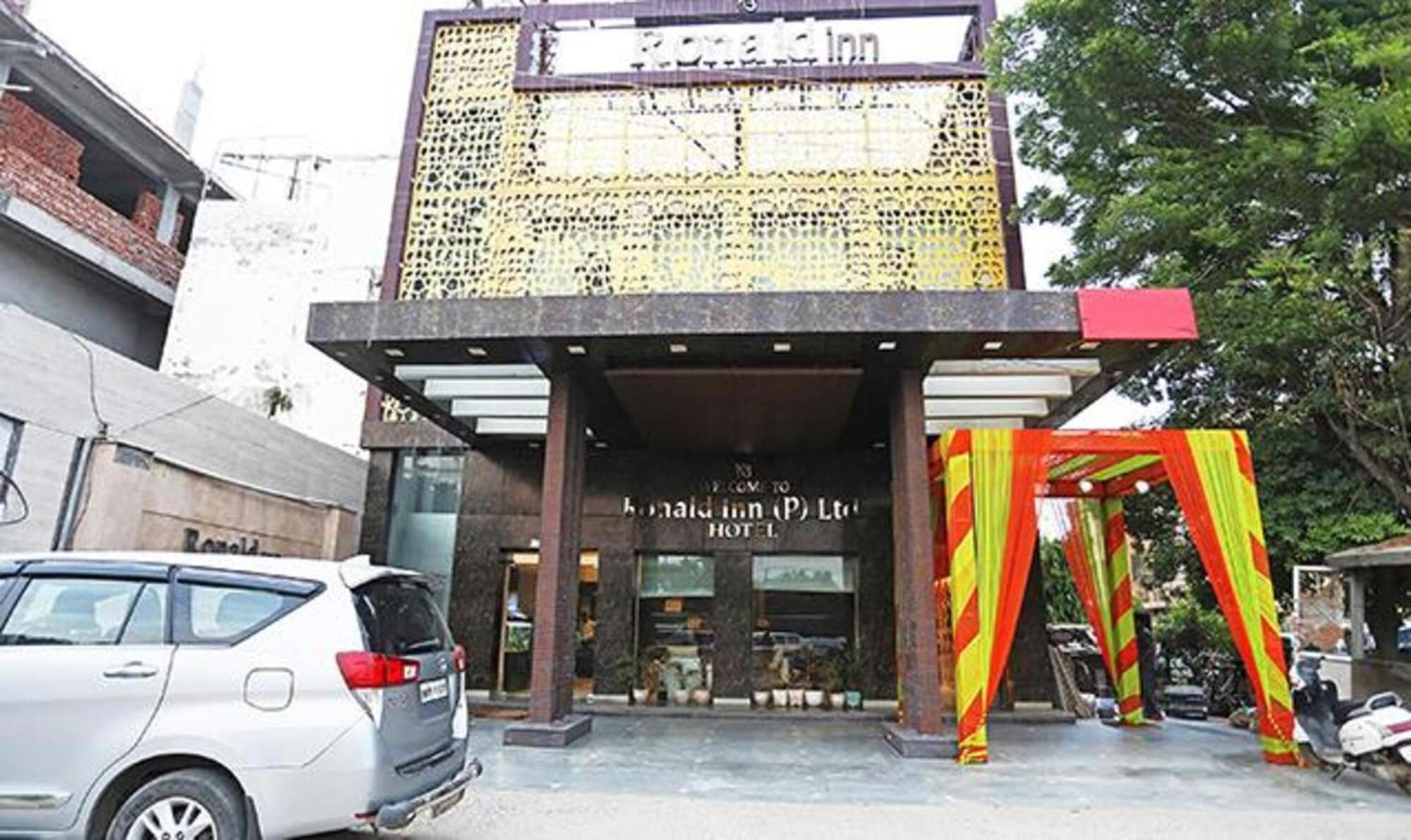 Fabhotel Ronald Inn 파리다바드 외부 사진