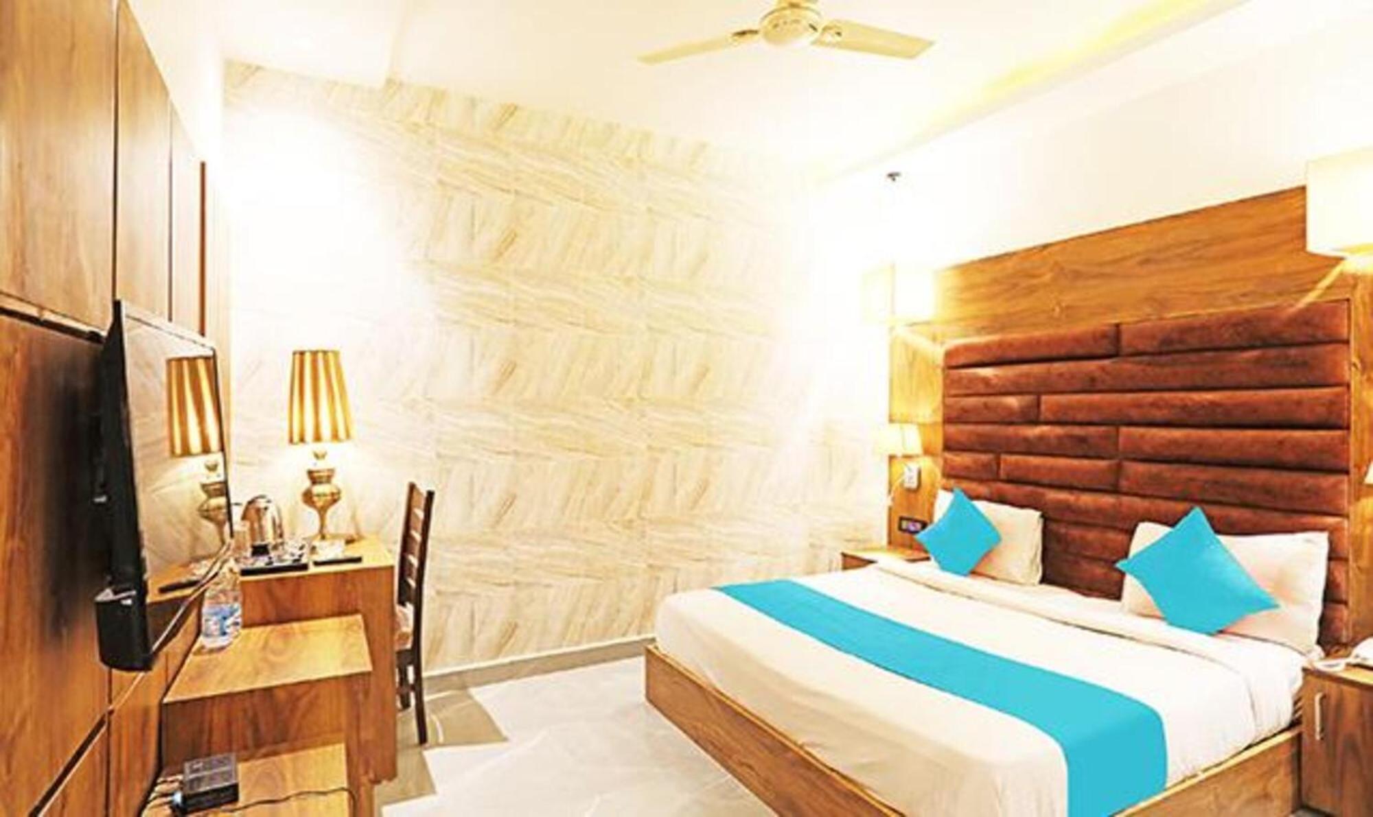 Fabhotel Ronald Inn 파리다바드 외부 사진