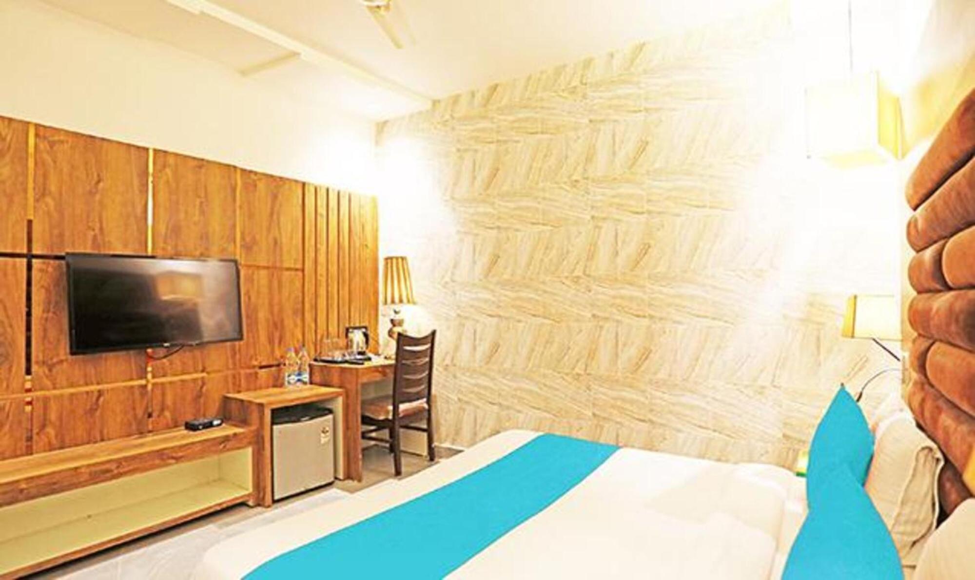 Fabhotel Ronald Inn 파리다바드 외부 사진
