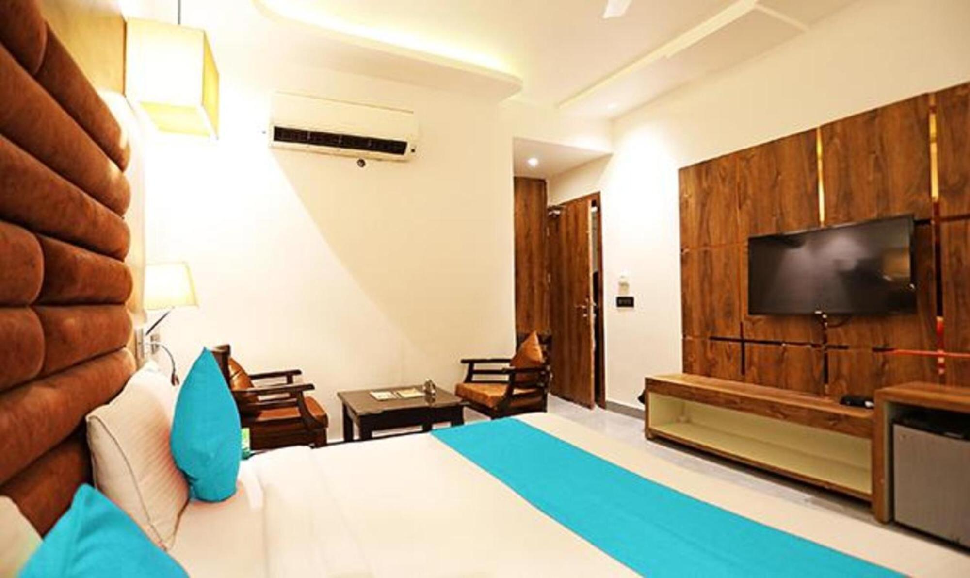Fabhotel Ronald Inn 파리다바드 외부 사진